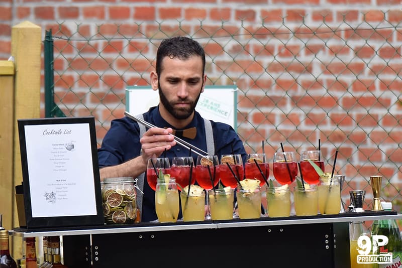 Animation barman jongleur